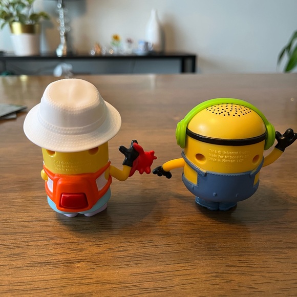 2017 McDonald’s happy meals toys - minions (3 for $20) - Picture 2 of 6